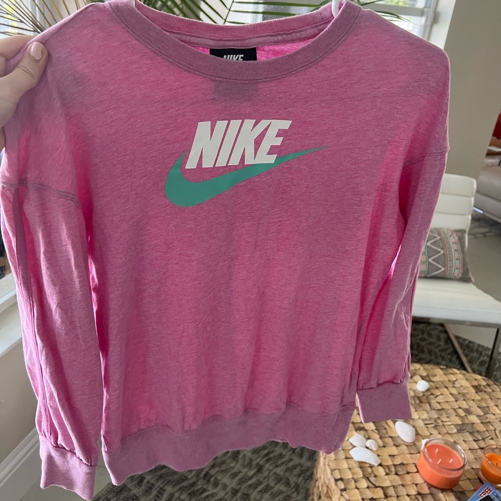 Women’s Nike Long Sleeve Tee Shirt, size medium